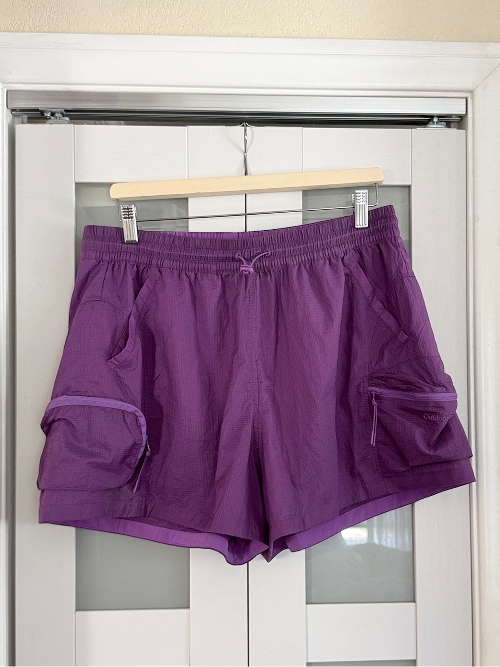 Outdoor Voices Windbreaker 3” Cargo Hiking Shorts Jellyfish Purple Size L NWT